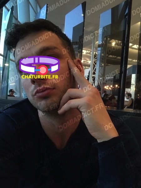 Nu en forêt ou bar bdsm, trio, uro, branle en dessous de femme, suce... nu forêtbar bdsm, abdl, senior, trio, uro, brl dessous fem, suce